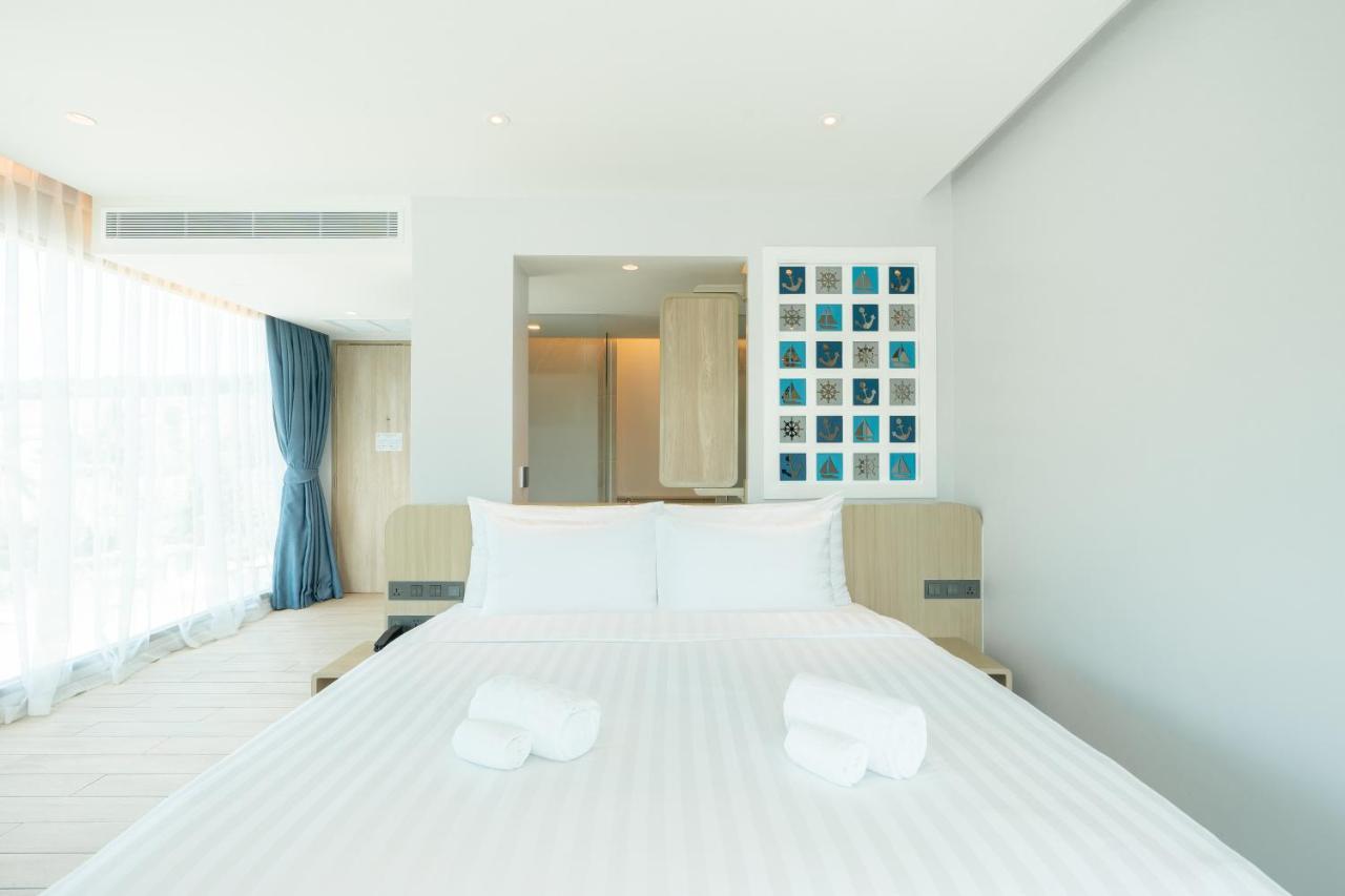 Panwaburi Beachfront Resort - Sha Extra Plus Kültér fotó Deluxe Ocean View